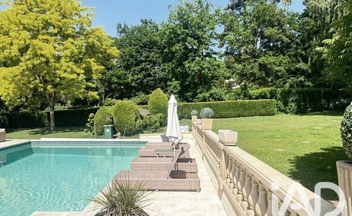 House in Les Mesnuls, Ile-de-France, France 1