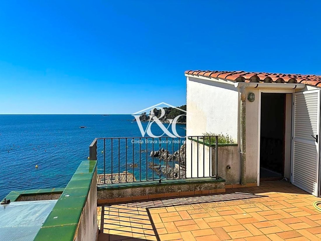 Villa in Calella de Palafrugell, Palafrugell, Catalonia 2 - 18483059