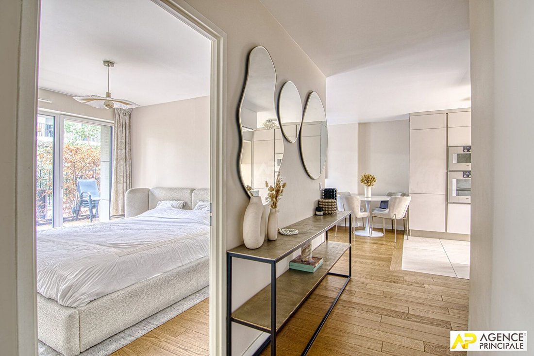 Apartment in Domaine National du Château, Versailles, France 4 - 18483644
