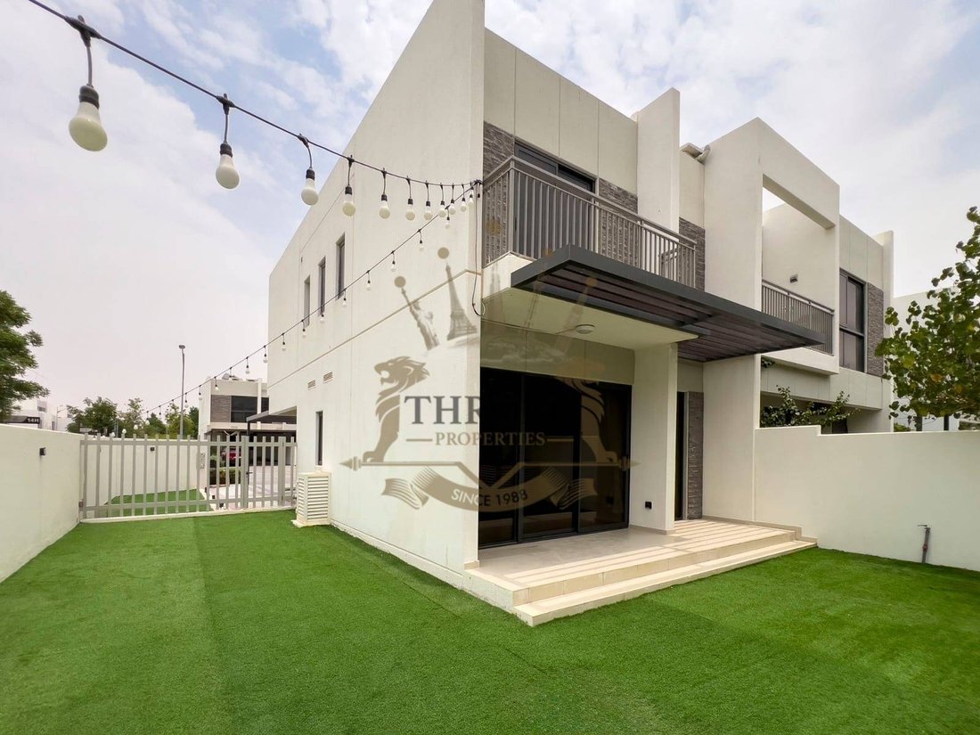 Villa in Damac Hills 2, Dubai, United Arab Emirates 2 - 18437086