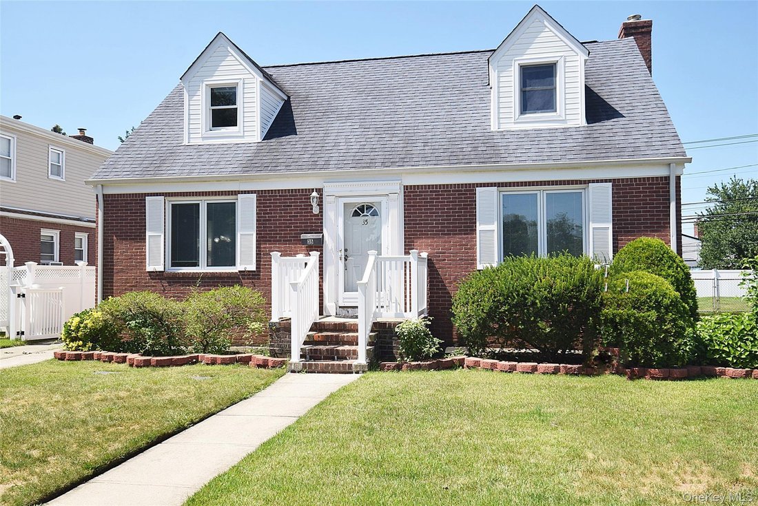 House in New Hyde Park, New York, United States 2 - 18483077