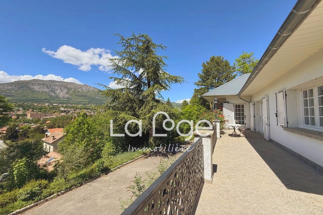 Villa in Gap, Provence-Alpes-Côte d'Azur, France 2 - 18484092