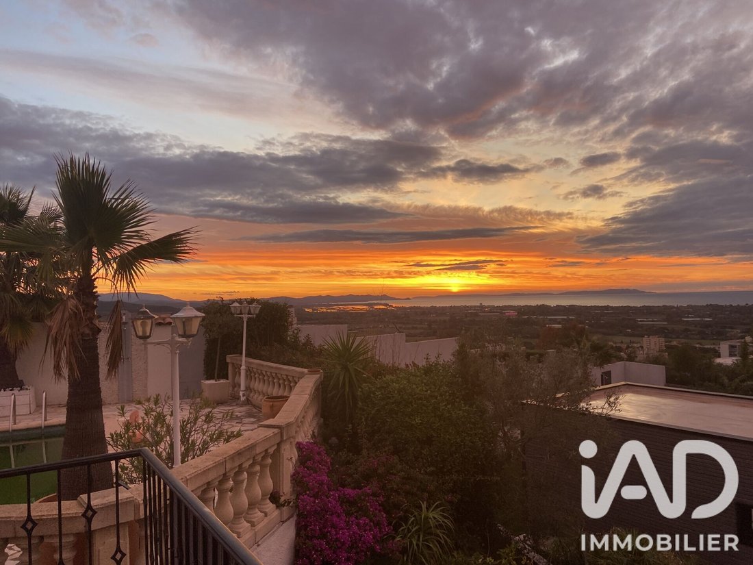 House in Hyeres, Provence-Alpes-Côte d'Azur, France 1 - 18484892