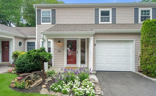 Condo in Bay Shore, New York, United States 1