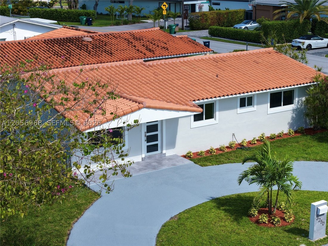 House in Miami, Florida, United States 4 - 18485435