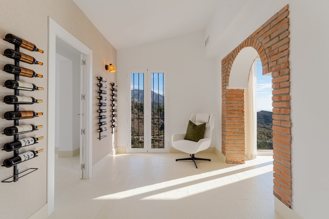 Villa in El Madroñal, Benahavis, Spain 5 - 18485583