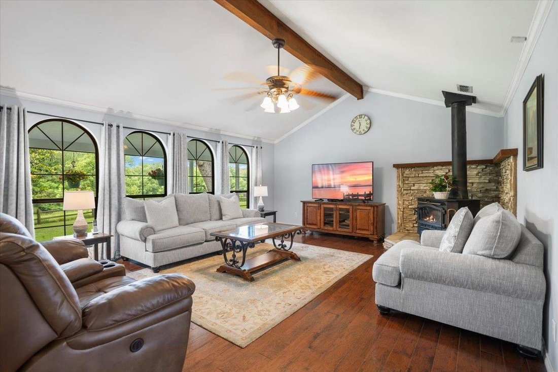 House in Gilmer, Texas, United States 4 - 18482906