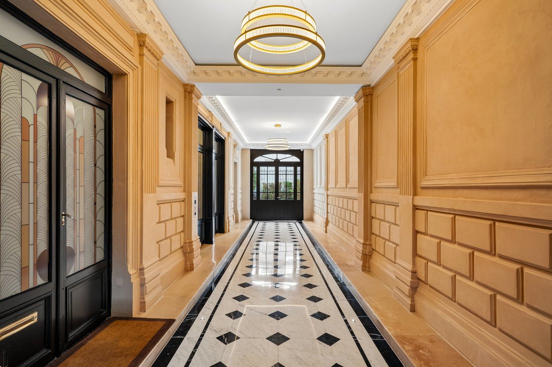 Apartment in Triangle d'Or, Paris 8e Arrondissement, Paris 4 - 18484111