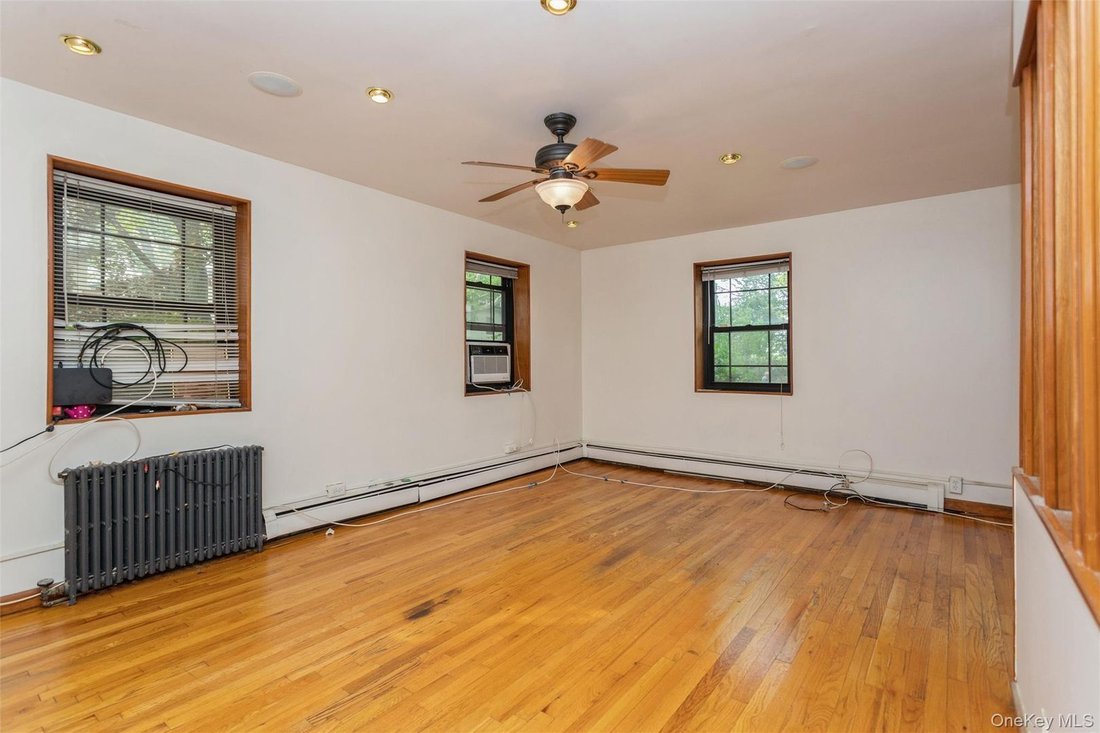 Co Op in Eastchester, New York, United States 4 - 18426036