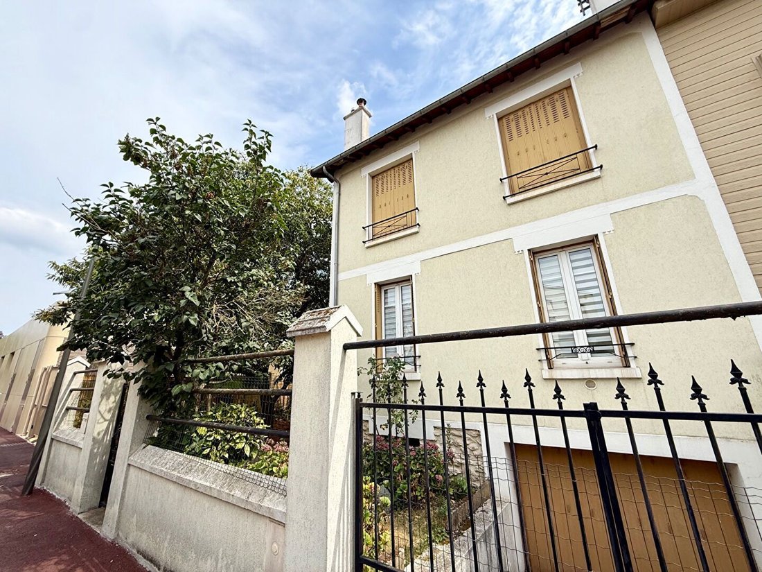 House in Centre Ville-Sarments, Châtillon, France 1 - 18483612