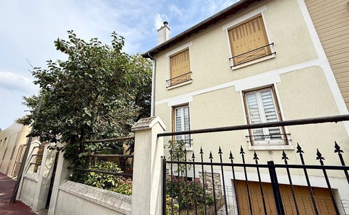 Haus in Centre Ville-Sarments, Châtillon, Frankreich 1