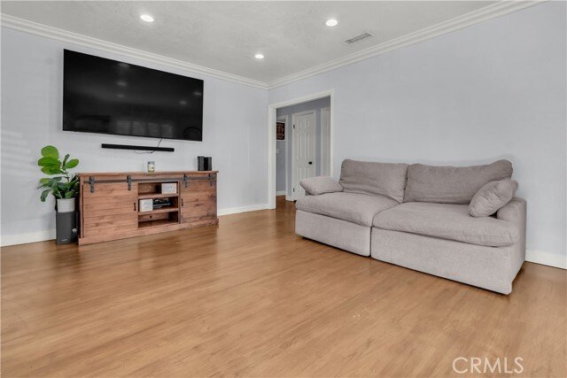 Whittier, California, United States 4 - 18485019