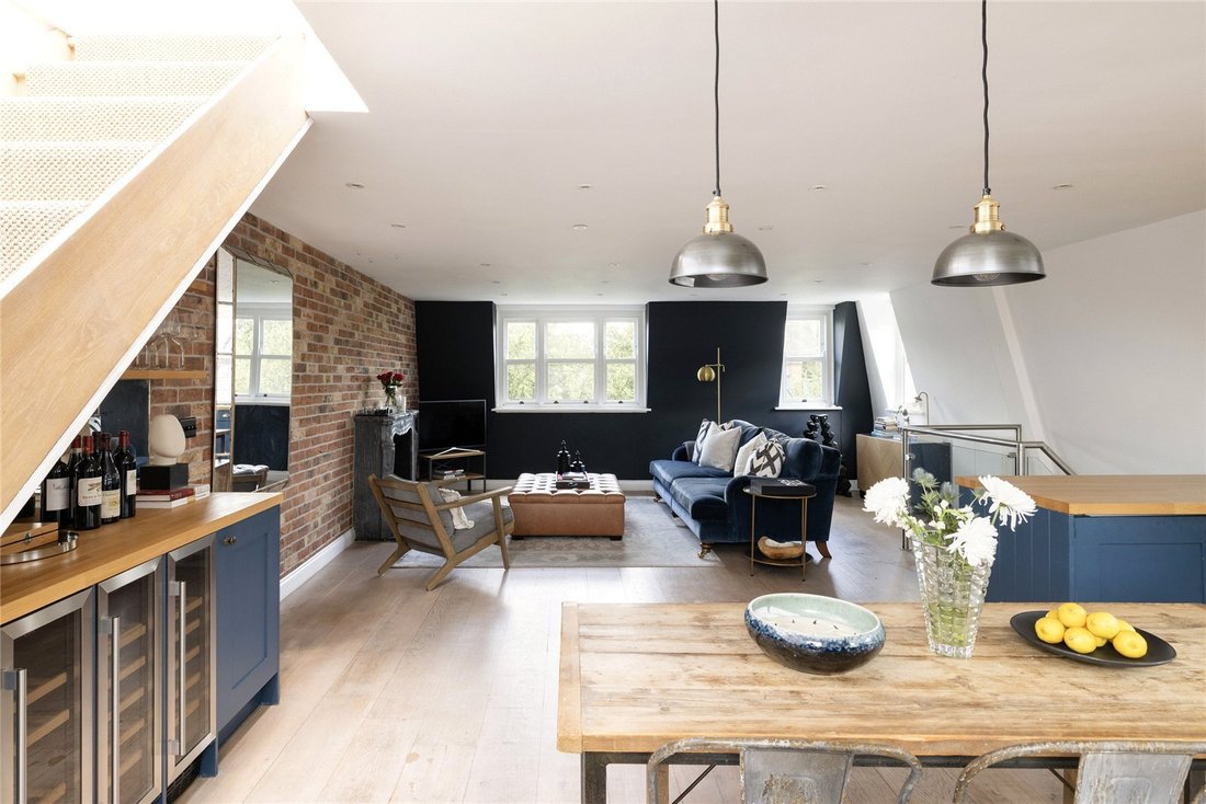 Apartment in Ladbroke Grove, Kensington And Chelsea, England 2 - 18483445