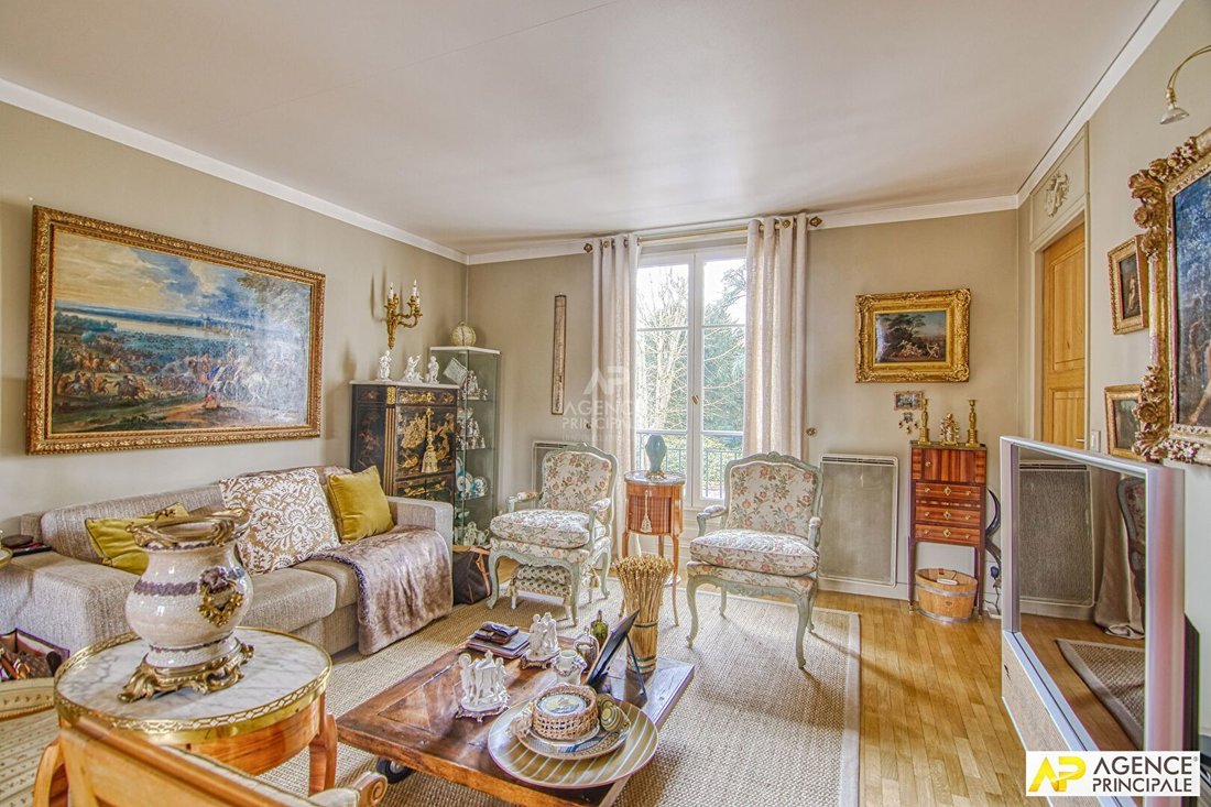 Apartment in Domaine National du Château, Versailles, France 1 - 18483563