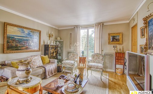 Apartment in Domaine National du Château, Versailles, France 1