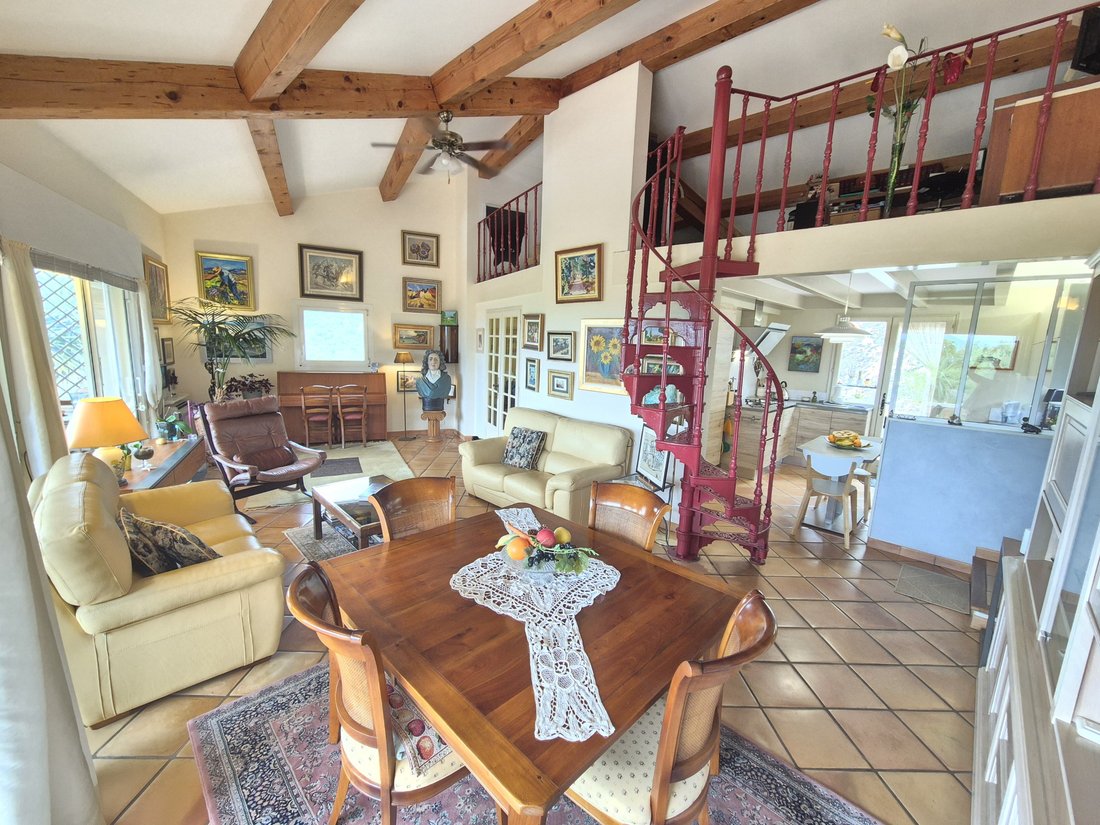 House in Hyeres, Provence-Alpes-Côte d'Azur, France 5 - 18485772