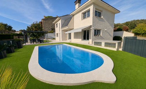 Chalet in Girona, Catalonia, Spain 1