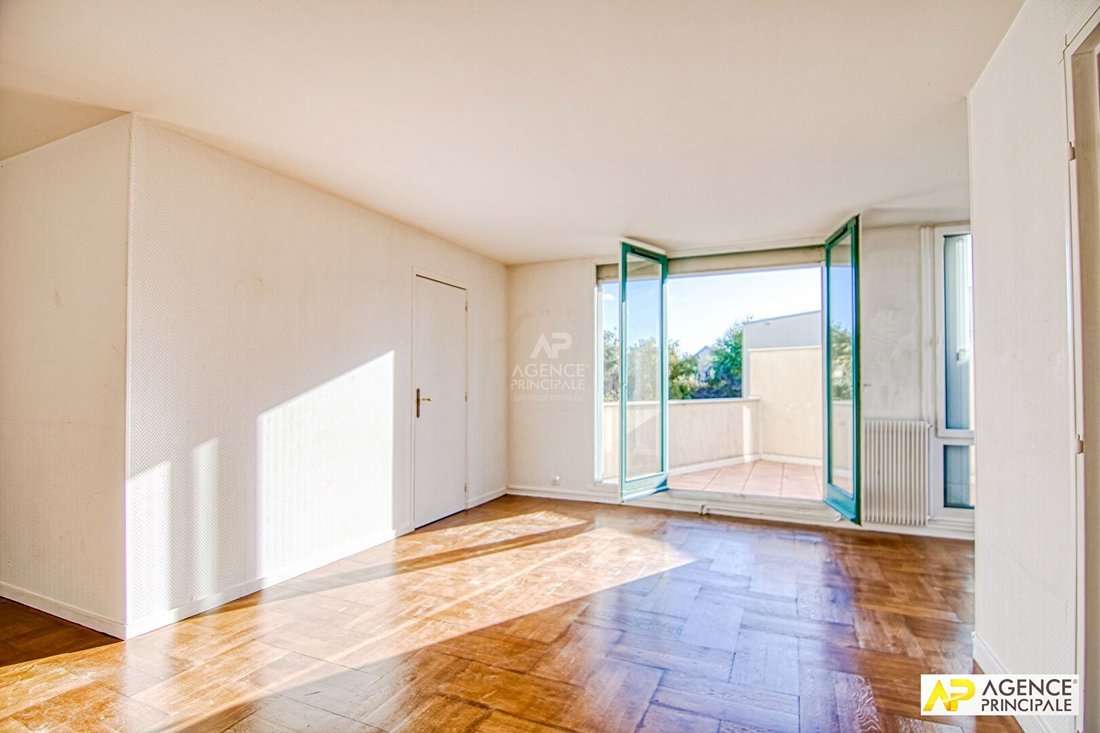 Apartment in Domaine National du Château, Versailles, France 3 - 18483551