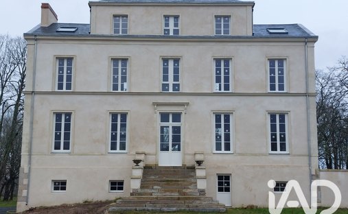 House in Sud, Les Sorinieres, France 1