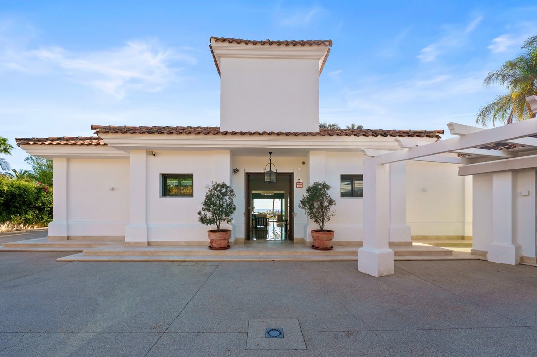 Villa in Nueva Andalucia, Marbella, Spain 2 - 18485667