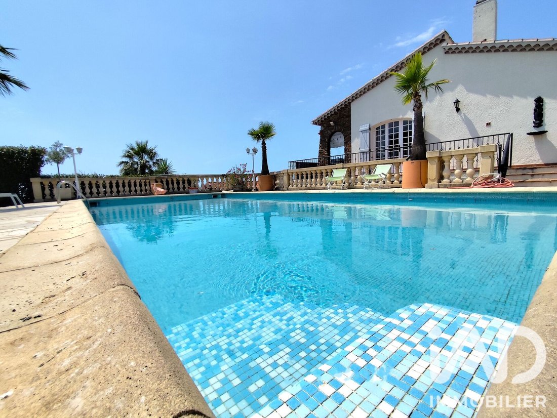 House in Hyeres, Provence-Alpes-Côte d'Azur, France 2 - 18484892