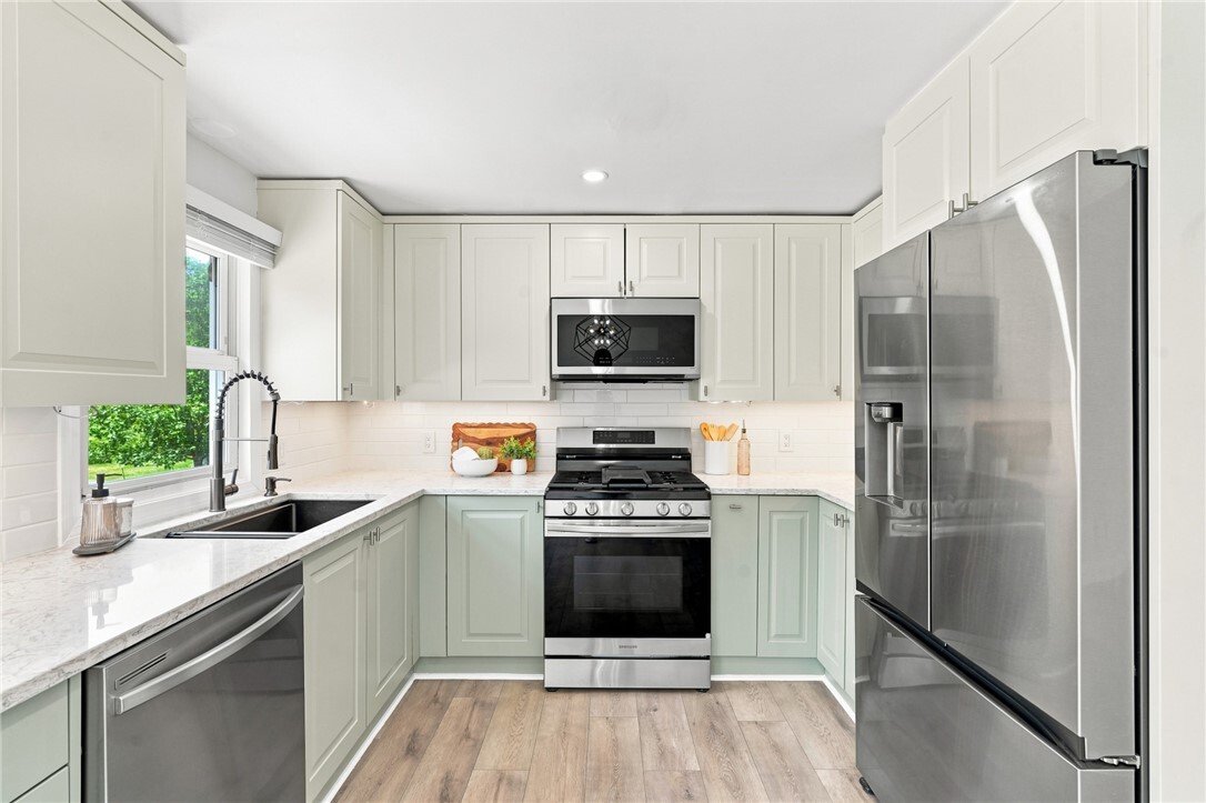 House in Warwick, Rhode Island, United States 3 - 18487891