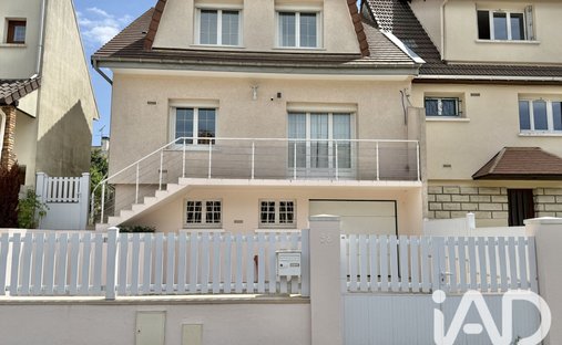 House in Grosbois, Villecresnes, France 1