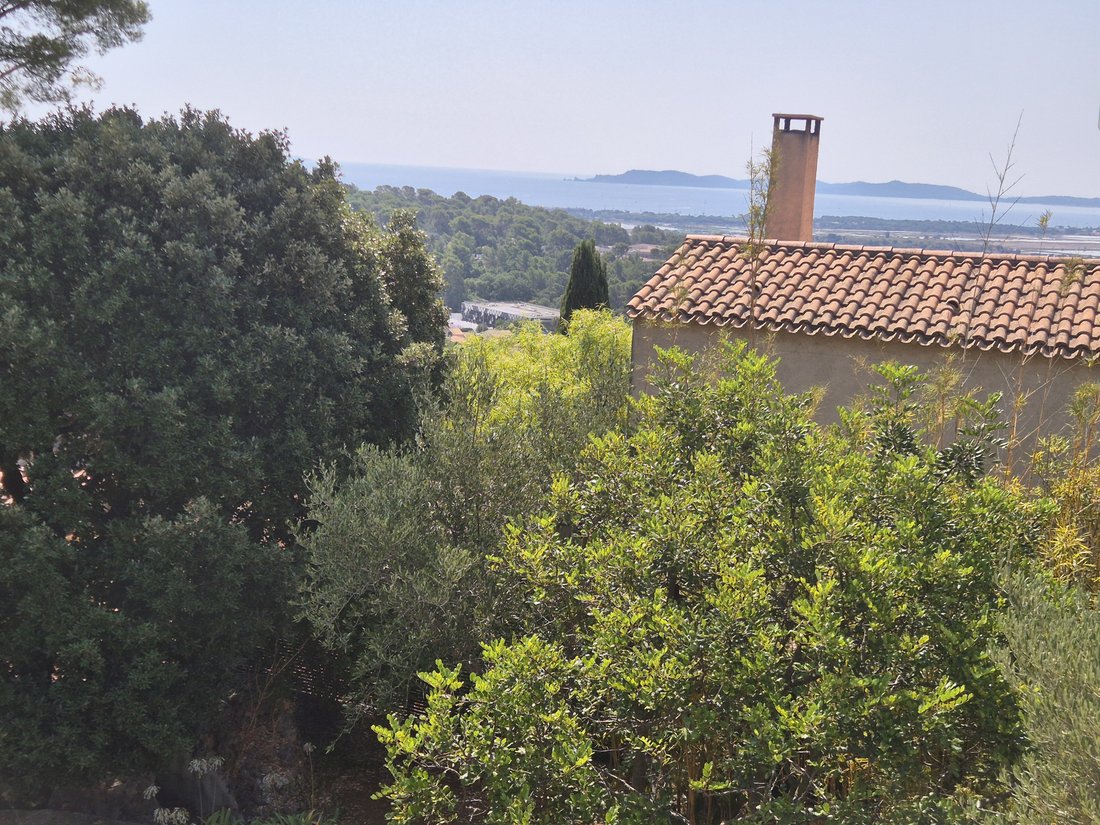 House in Hyeres, Provence-Alpes-Côte d'Azur, France 3 - 18485760