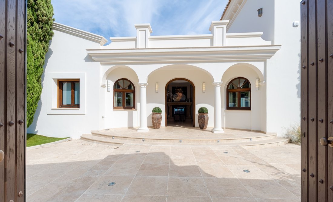 Villa in La Quinta, Benahavis, Andalusia 4 - 18486647
