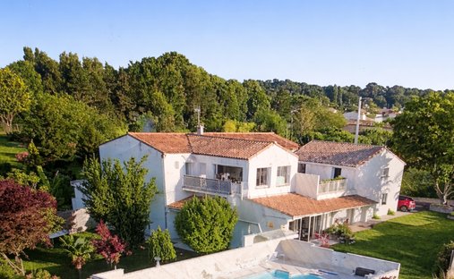 House in Saint-Augustin, Nouvelle-Aquitaine, France 1