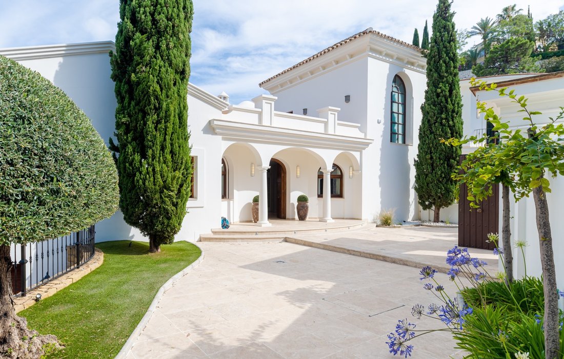 Villa in La Quinta, Benahavis, Andalusia 3 - 18486647