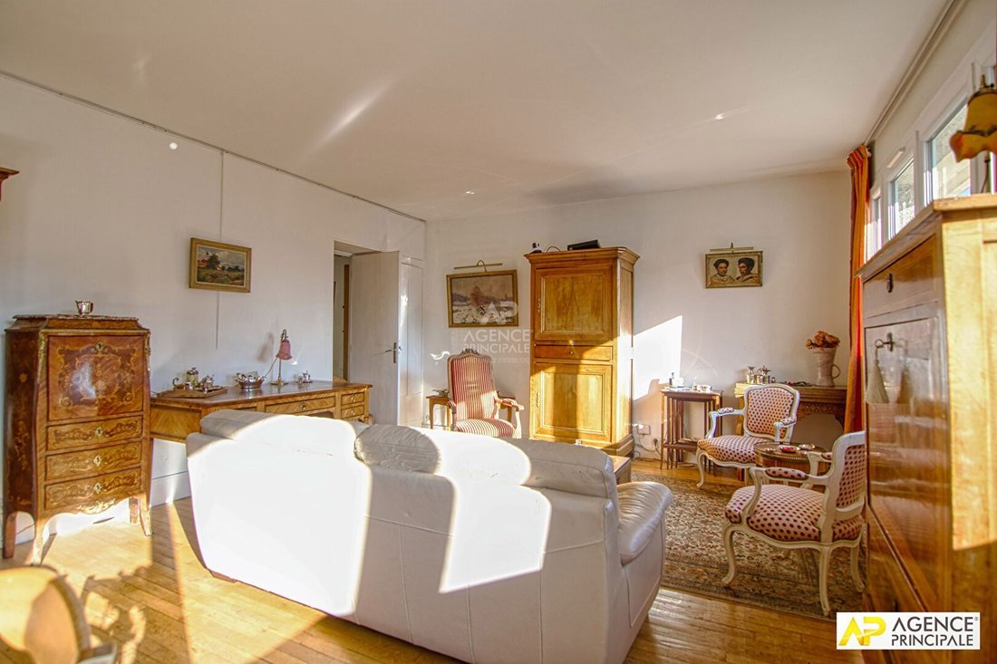 Apartment in Domaine National du Château, Versailles, France 2 - 18483568