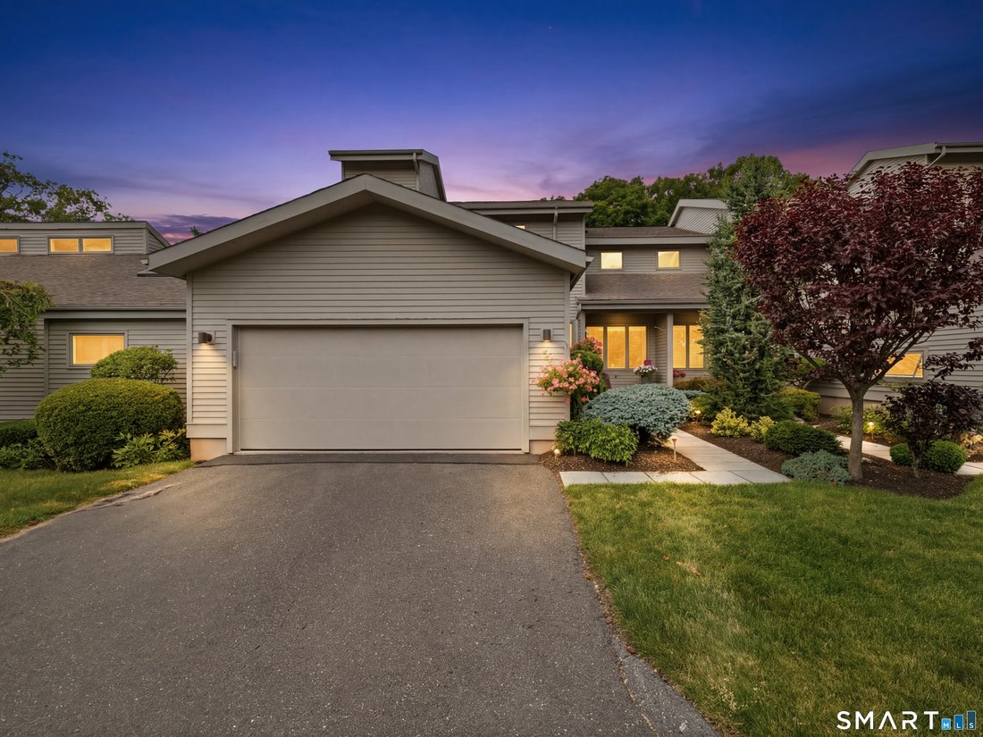 Condo in Avon, Connecticut, United States 1 - 18451259
