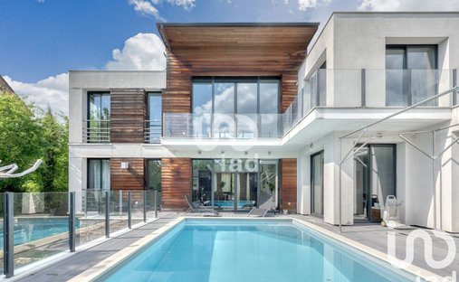 House in Lagny-sur-Marne, Ile-de-France, France 1
