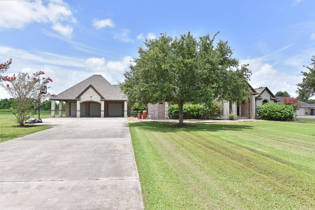House in Dickinson, Texas, United States 2 - 18486311