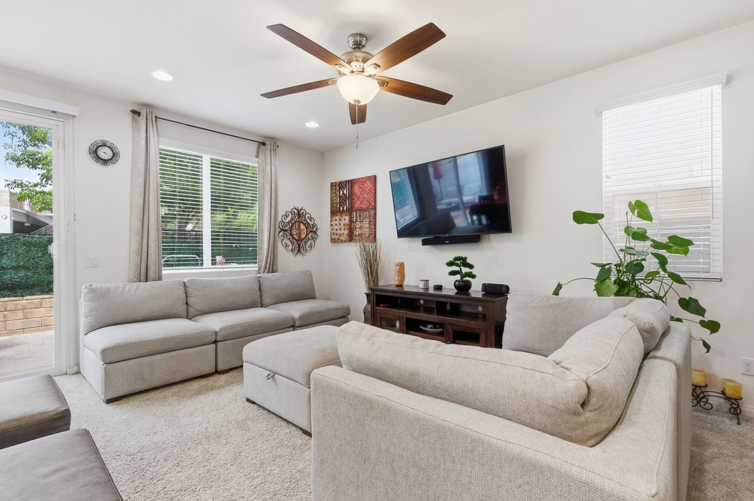 House in Canoga Park, California, United States 4 - 18484830