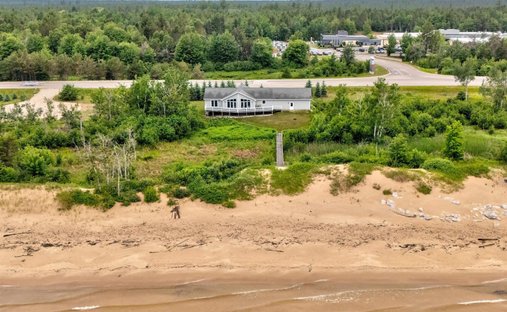 House in Manistique, Michigan, United States 1