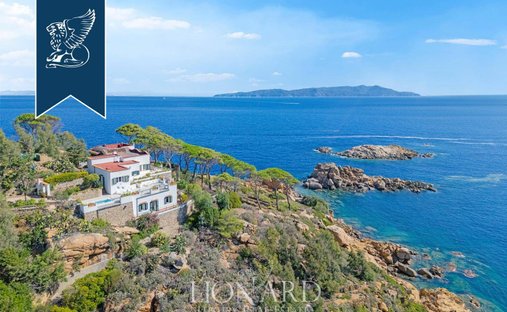 Villa in Cala Spalmatoio, Tuscany, Italy 1