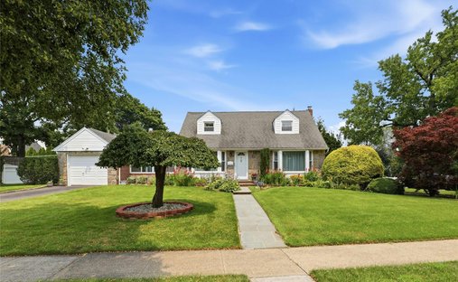 House in New Hyde Park, New York, United States 1