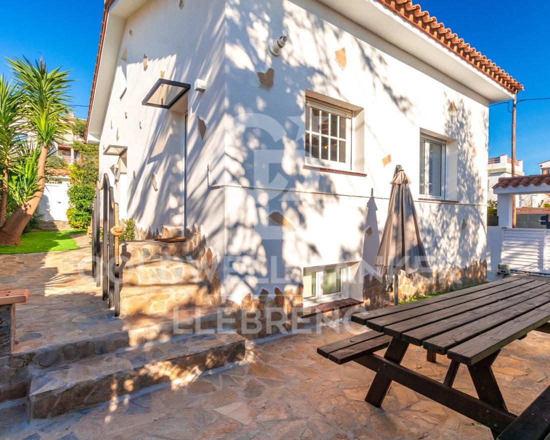 House in Sant Just Desvern, Catalonia, Spain 2 - 18486629