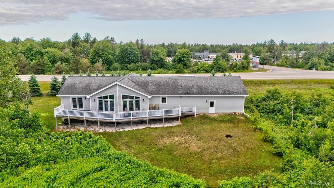 House in Manistique, Michigan, United States 3 - 18485370