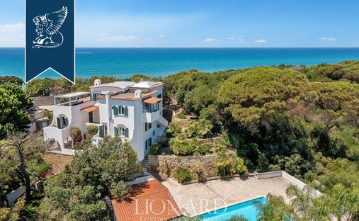Villa in Sabaudia, Lazio, Italy 1