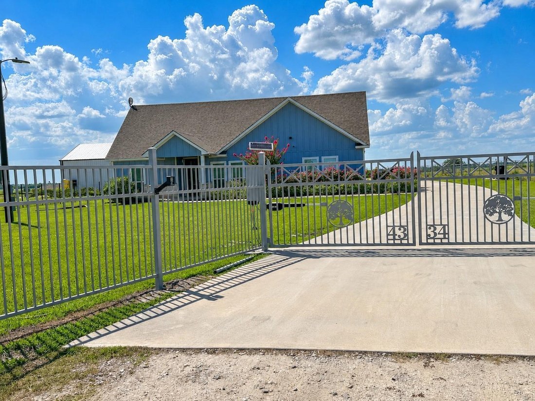 House in Burton, Texas, United States 3 - 18486286