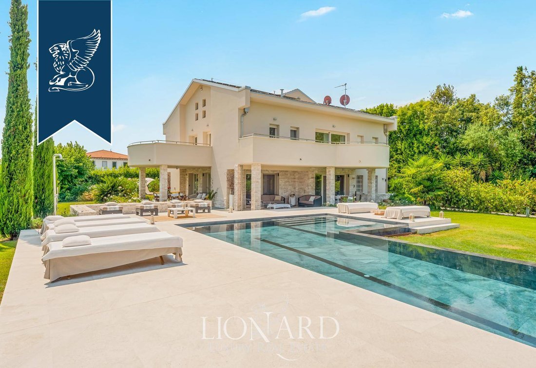 Villa in Center, Forte dei Marmi, Tuscany 1 - 18486938