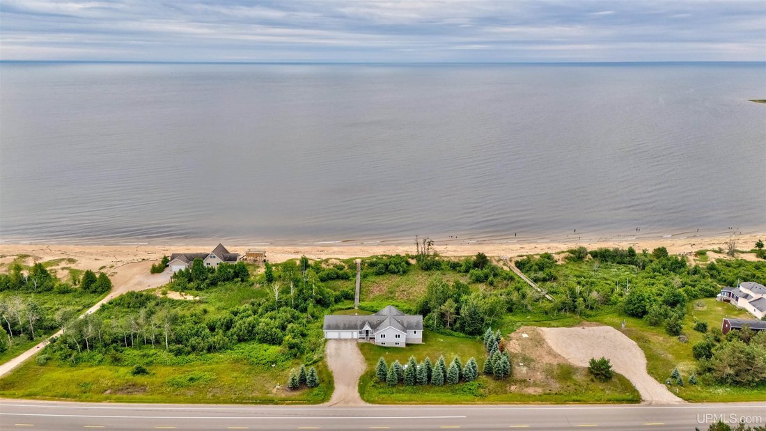 House in Manistique, Michigan, United States 2 - 18485370