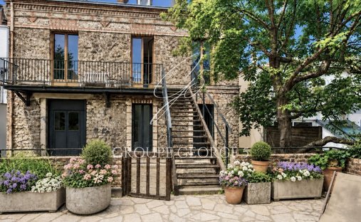 House in Saint-Cloud, Ile-de-France, France 1