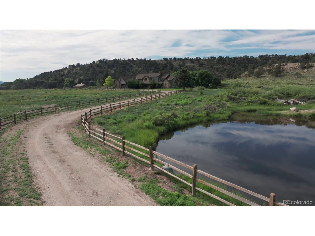 Corps de ferme à Salida, Colorado, États-Unis 4 - 18485394