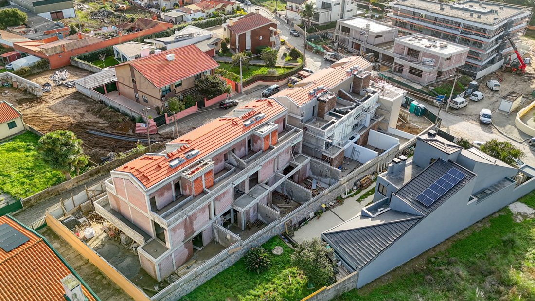 House in Sao Felix da Marinha, Porto District, Portugal 1 - 18486910