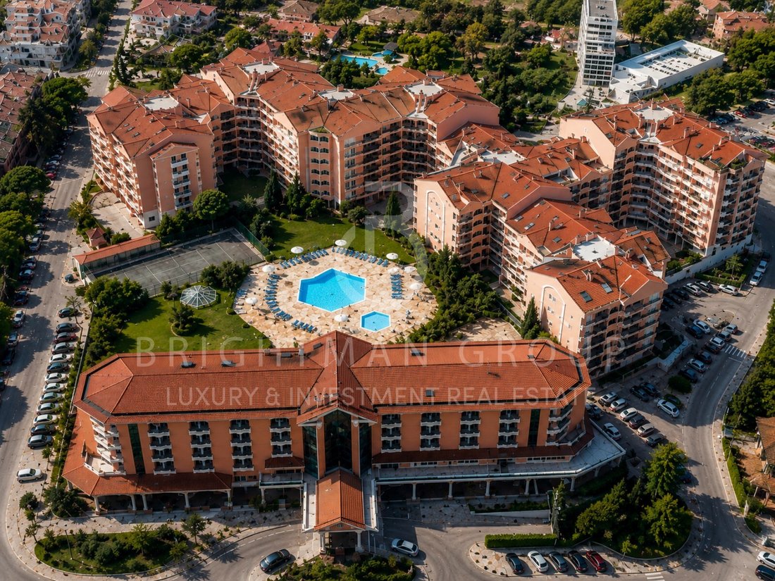 Apartment in Carcavelos e Parede, Lisbon, Portugal 1 - 18486923