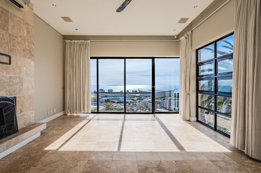 Townhouse in Cape Town, Western Cape, South Africa 2 - 18015057